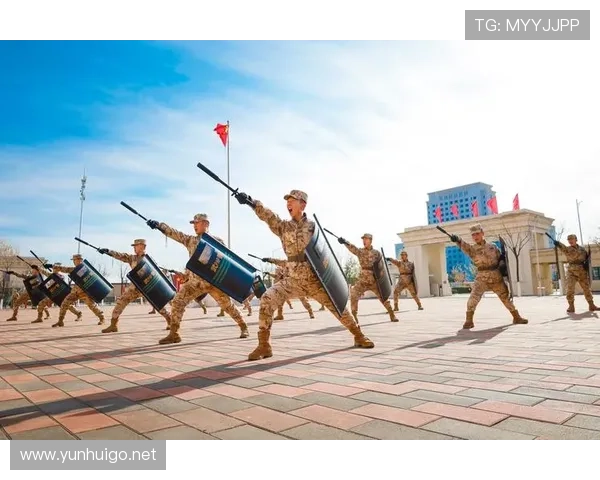 贝肯鲍尔足球美学：自由人踢法与攻防一体的战术革新