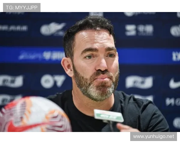 苏亚雷斯训练完回家吃顿饭，冰箱里全是冰块和蛋白粉